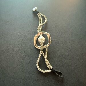 UNOde50 Silver Bracelet with Pearl Center